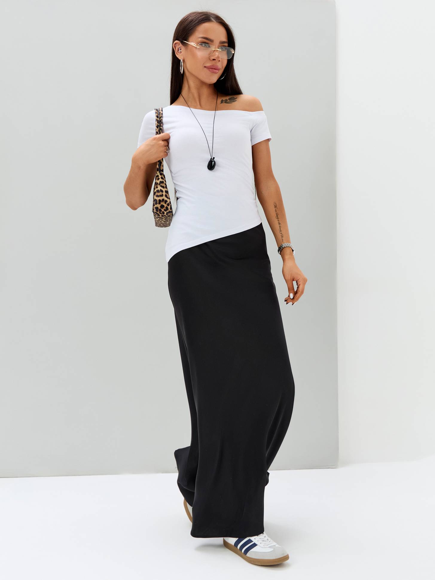 Футболка топ на одно плечо ассиметричная белая 