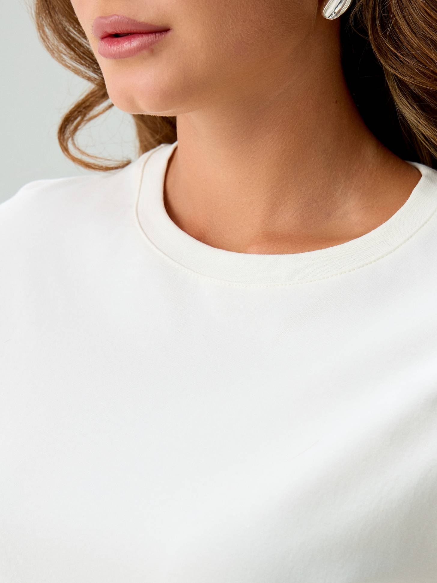 Лонгслив оверсайз базовый однотонный